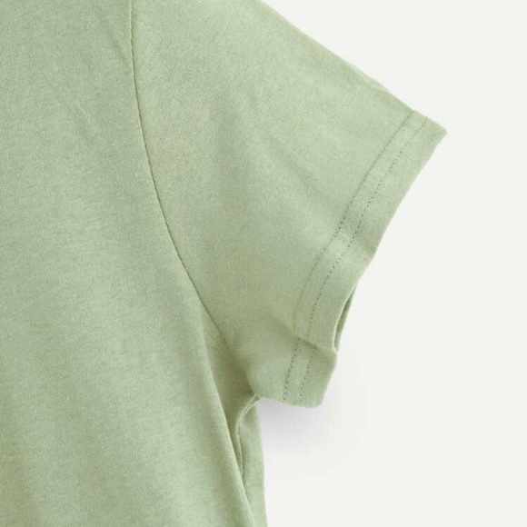 Skip A Straw And Save A Turtle Graphic Tee - NWT - Picture 3 of 4